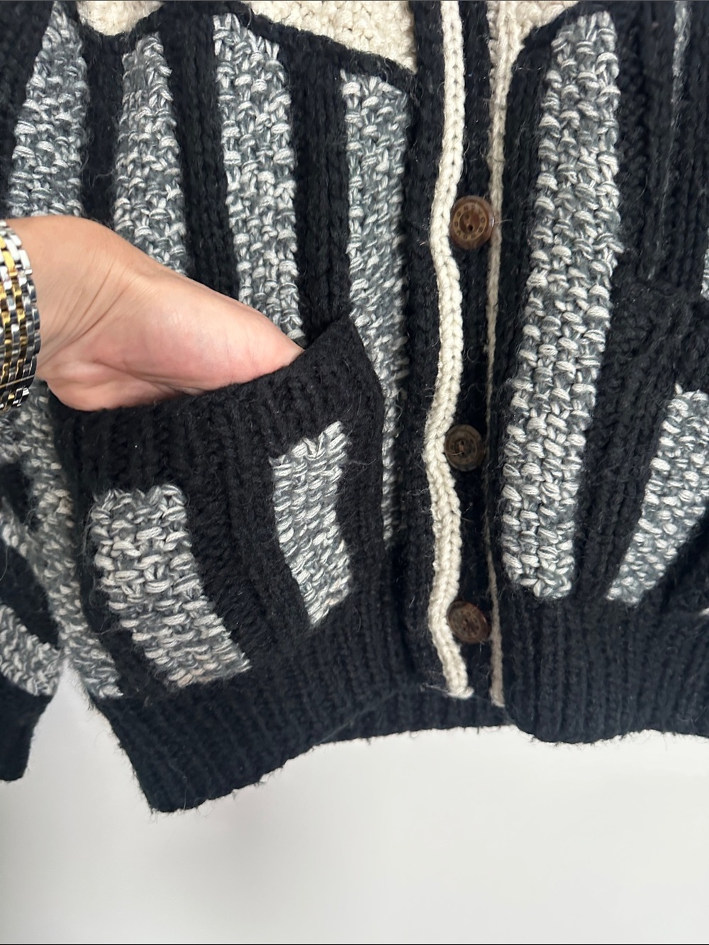 Vintage 80s Oversized Chunky Cardigan by Novo Size Medium - Picture 6 of 8